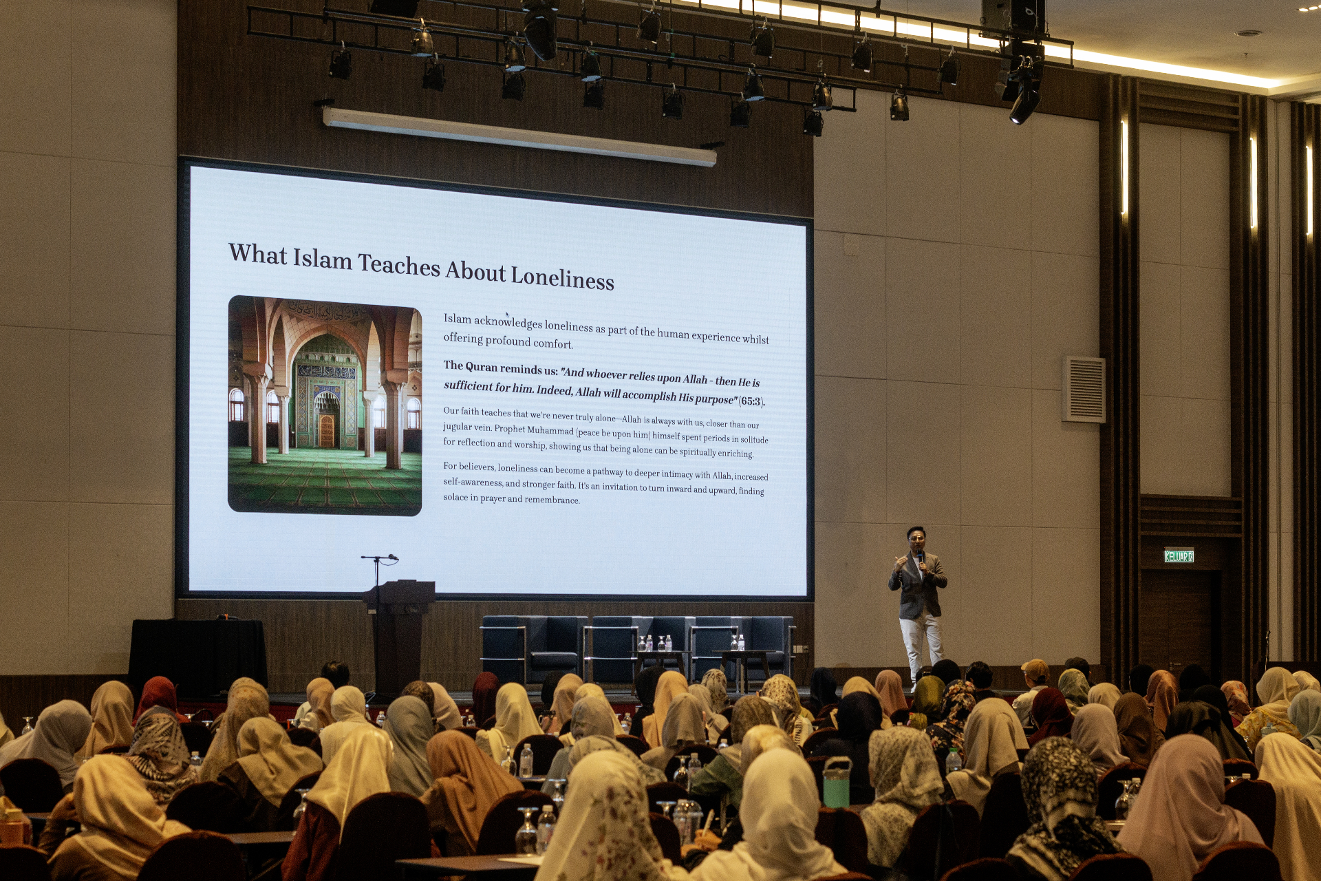 Mizi Wahid with a seminar audience